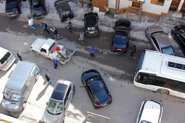 Car being towed away by the Municipal Police, Val Thorens Car being towed away by the Municipal Police, Val Thorens
