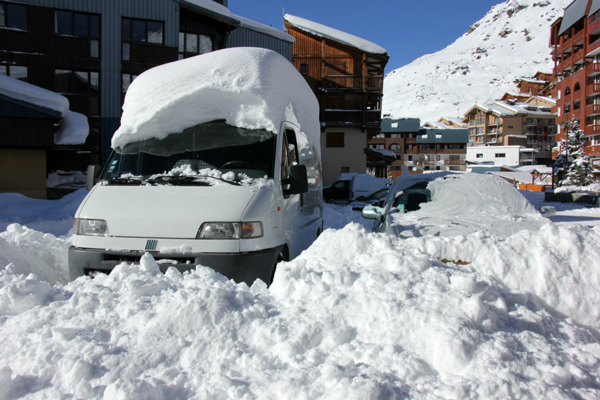 Vehicles parked in Val Thorens Vehicles parked in Val Thorens