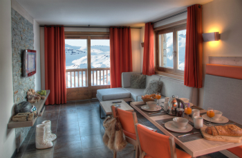 Dining area, Montana Plein Sud apartment, Val Thorens